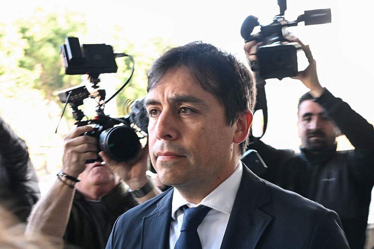 Salvador Plasencia arrives for his sentencing on charges of supplying ketamine to actor Matthew Perry, at the Edward R. Roybal Federal Courthouse in Los Angeles, California, on December 3, 2025. Plasencia, 43, one of five people charged over Perry's death, has admitted to four counts of distribution of ketamine. He faces up to 40 years in prison as well as a fine that could run into millions of dollars. He will also surrender his medical license. (Photo by Robyn Beck / AFP via Getty Images)