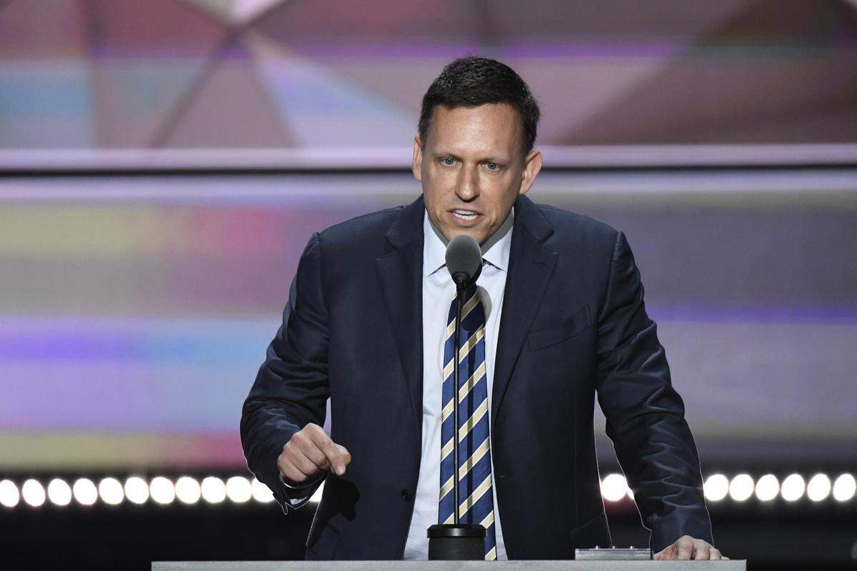 El empresario Peter Thiel da un discurso en la Convención Nacional Republicana en Cleveland, Ohio, el 21 de julio de 2016.