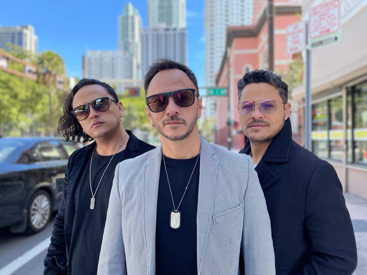 Los Tri-0