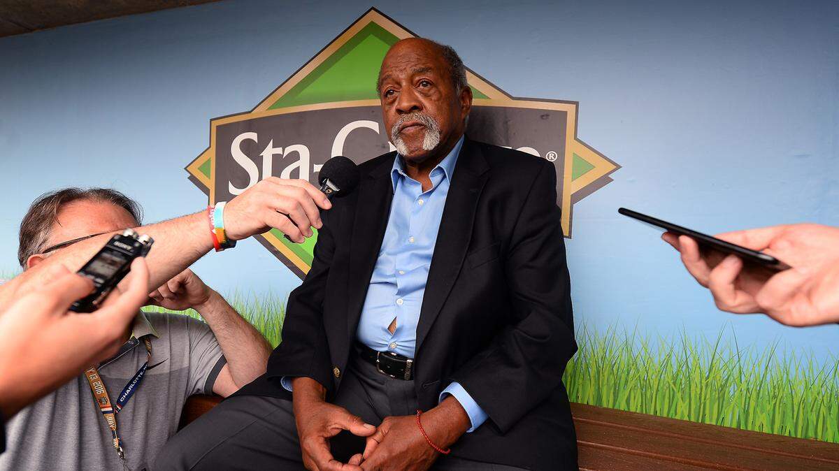 Los 229 triunfos de Luis Tiant lo ubican como el cuarto pitcher con más éxitos entre los latinos en Grandes Ligas después del quisqueyano Bartolo Colón (247), el nicaragüense Dennis Martínez (245) y el oriundo de Laguna Verde en Dominicana, Juan Marichal (243). 