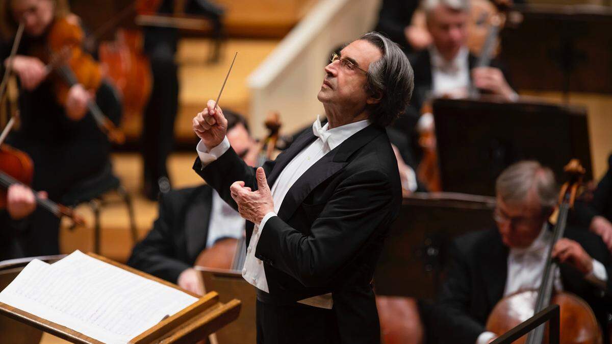 El legendario Riccardo Muti, director emérito de la Chicago Symphony Orchestra, en su gira de despedida, actuará en la Knight Masterworks Series del Arsht Center. 