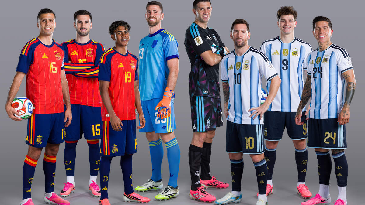 Ilustración fotográfica, (de izq. a der.) Rodri, Alex Baena, Lamine Yamal y Unai Simón de España y Emiliano Martínez, Lionel Messi, Julian Álvarez y Enzo Fernández de Argentina antes del partido final de la Copa Mundial de la FIFA 2026 en el estadio de Nueva York/Nueva Jersey el 19 de julio de 2026. Esta imagen, creada el 16 de julio, es una composición recortada de las imágenes números 2280945202, 2280945611, 2280945773, 2280945722, 2281268567, 2281268725, 2281268671 y 2281268507.