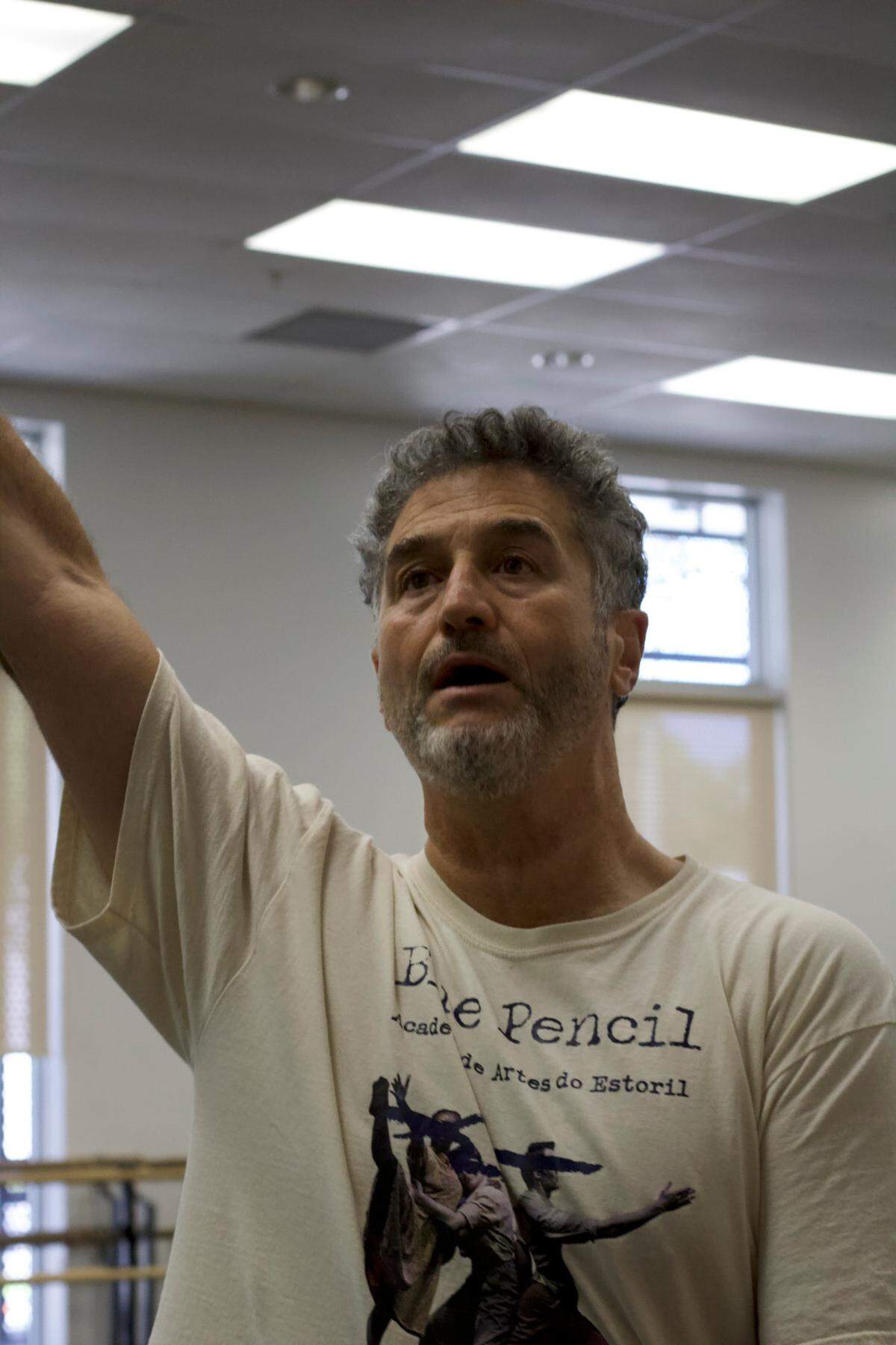 Diego Salterini en un ensayo de “Terra Mia | My Land”.