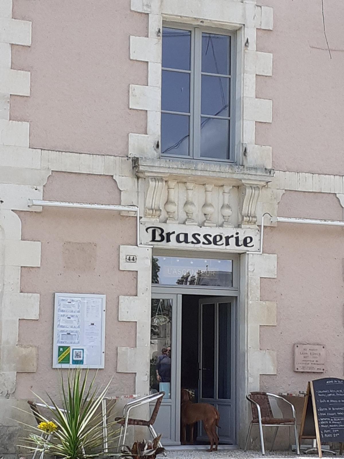 Restaurante L’Ascenseur, casa natal de Leon Edoux.