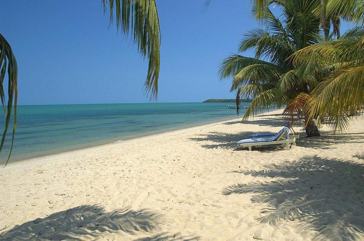 Belice es uno de los países más desconocidos de todos los que baña el Mar Caribe y, sin embargo, encierra buena parte de la riqueza natural e histórica de la zona.