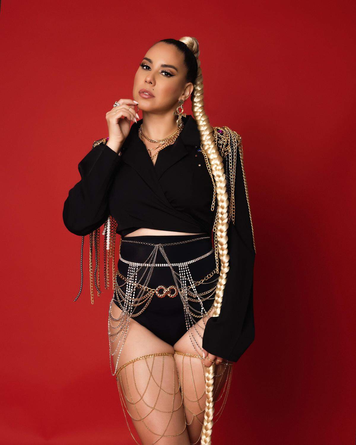  “La Patrona is Back”, nuevo disco de la Srta. Dayana, monopoliza su energía y sus sueños.