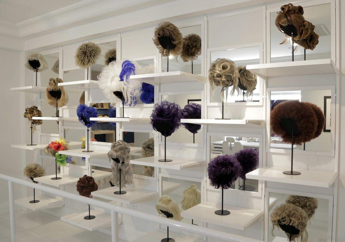 La amplia colección de pelucas de Celia Cruz contribuyó a crear el estilo personal de la Reina de la Salsa. El American Museum of the Cuban Diaspora las exhibe como parte de la muestra ‘Forever Celia’ hasta el 31 de marzo.