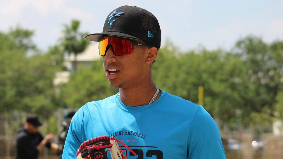 El prospecto cubano de los Marlins Yiddi Cappe regresó al campamento primaveral de los Marlins y no tardó en hacerse notar.