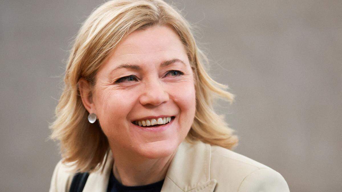 La vicepresidenta ejecutiva de la Comisión Europea para la Soberanía Tecnológica, la Seguridad y la Democracia, Henna Virkkunen, llega a una reunión del Colegio de Comisarios Europeos en Bruselas, Bélgica, el 6 de mayo de 2026.