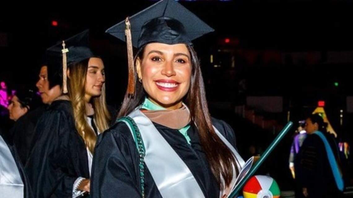 Lindsay Casinelli habla de su vida lejos de Univision, su nuevo título de maestría y sus dos amores