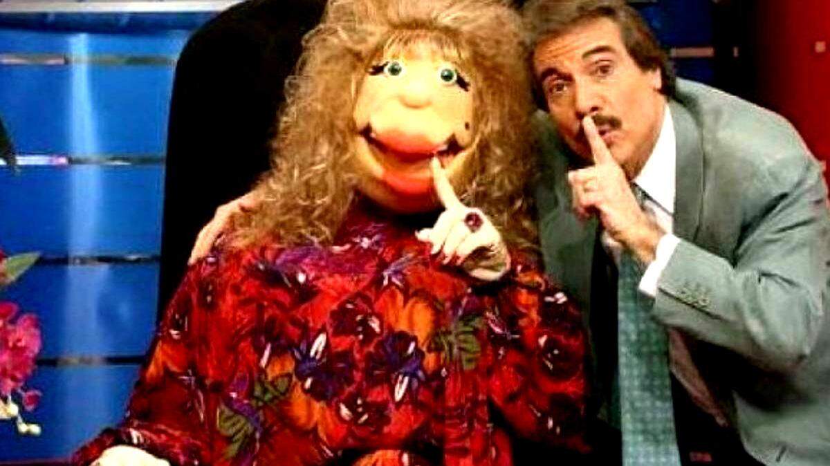 La Comay con Antulio ‘Kobbo’ Santarrosa.