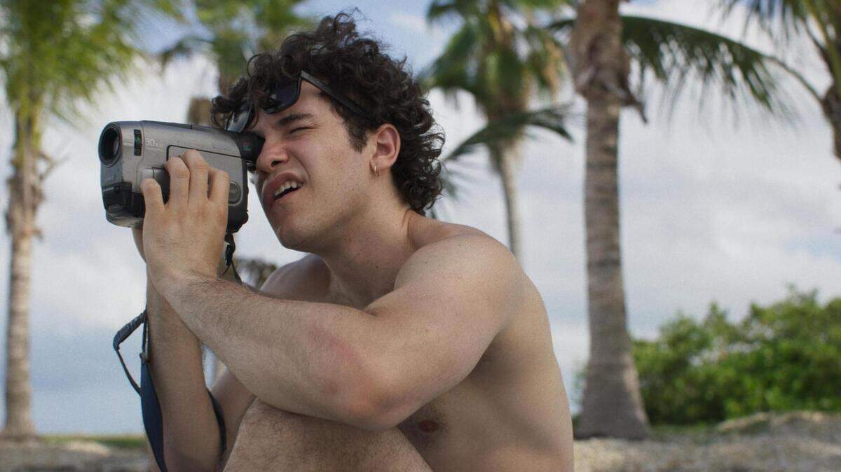 Coral Gables Art Cinema estrena ‘Fallen Fruit’ (2024) que forma parte del Miami Dade College’s 41st Miami Film Festival.