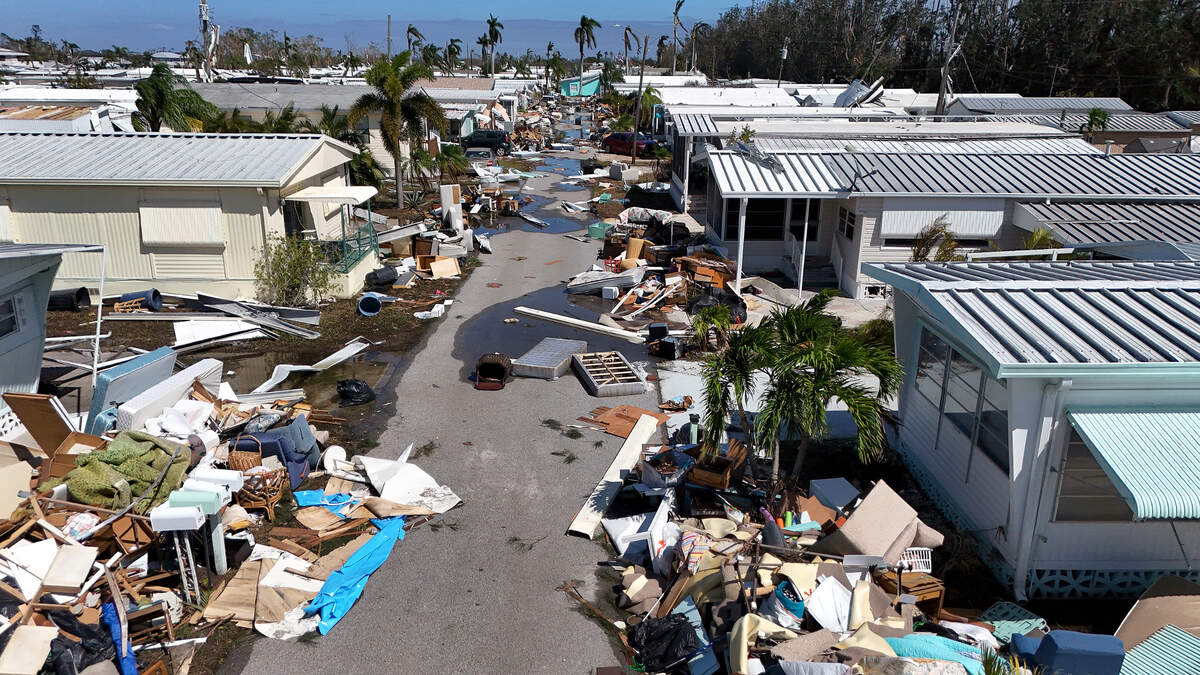 El Sunny Shores Mobile Home Park sufrió más daños después del huracán Milton el 10 de octubre de 2024.