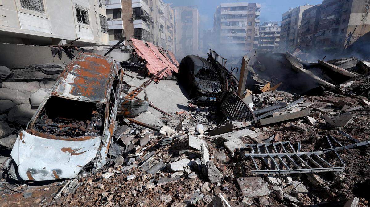 Un ataque israelí en el sur de Beirut, Líbano, el domingo 29 de septiembre de 2024, causó la destrucción de varios edificios y la muerte de al menos 24 personas, de acuerdo a fuentes libanesas.