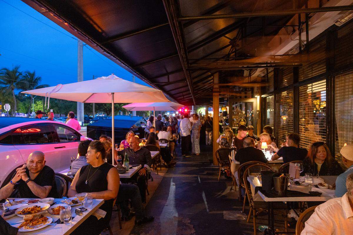 En julio, George’s organizó una fiesta para sus clientes más fieles y llenó el lugar. 
