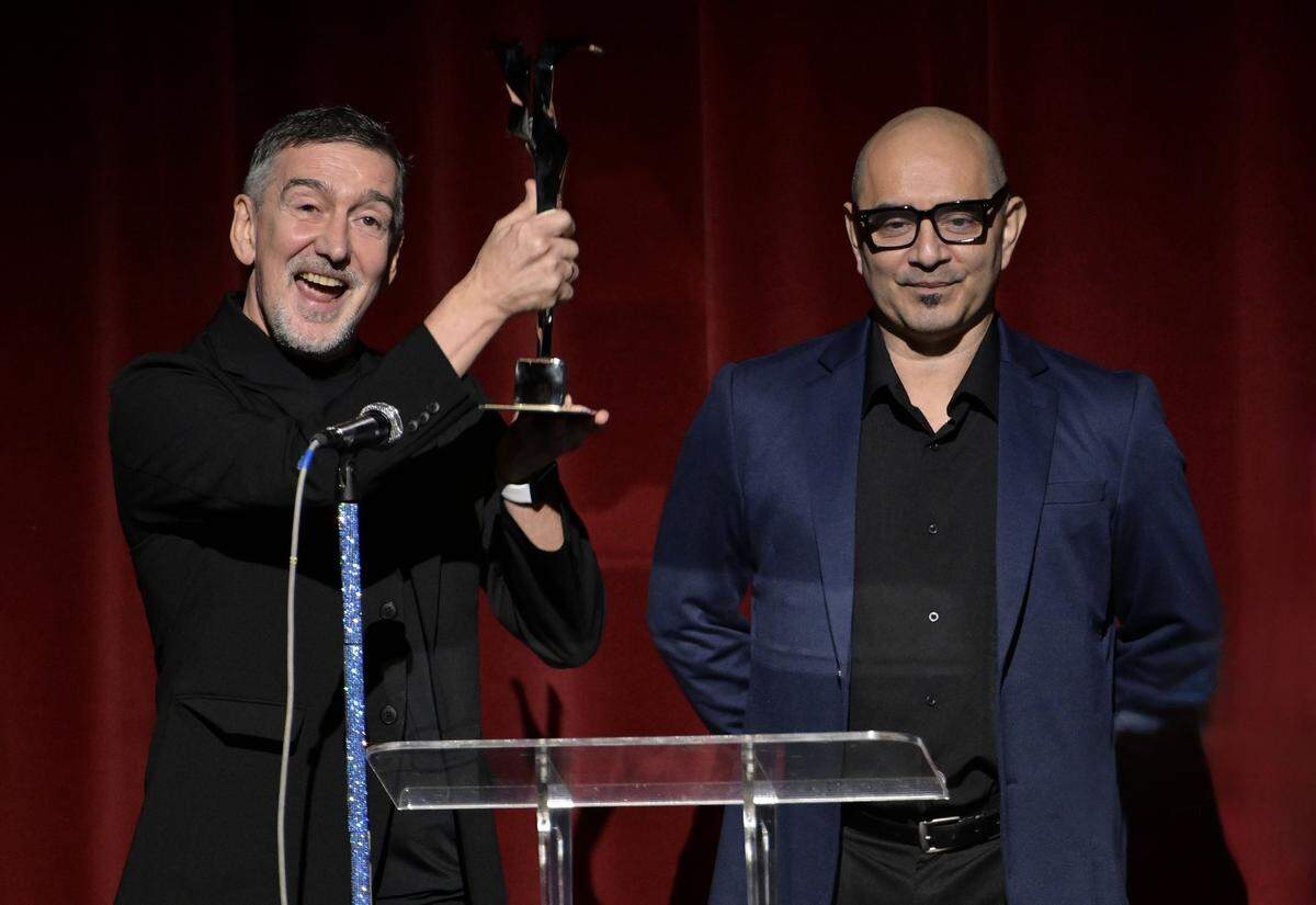 Julio Bocca,&nbsp;Premio&nbsp;“Una Vida por la Danza” en la&nbsp;30.ª edición del Festival Internacional de Ballet de Miami (IBFM), junto a Eriberto Jiménez, director ejecutivo y artístico del evento.