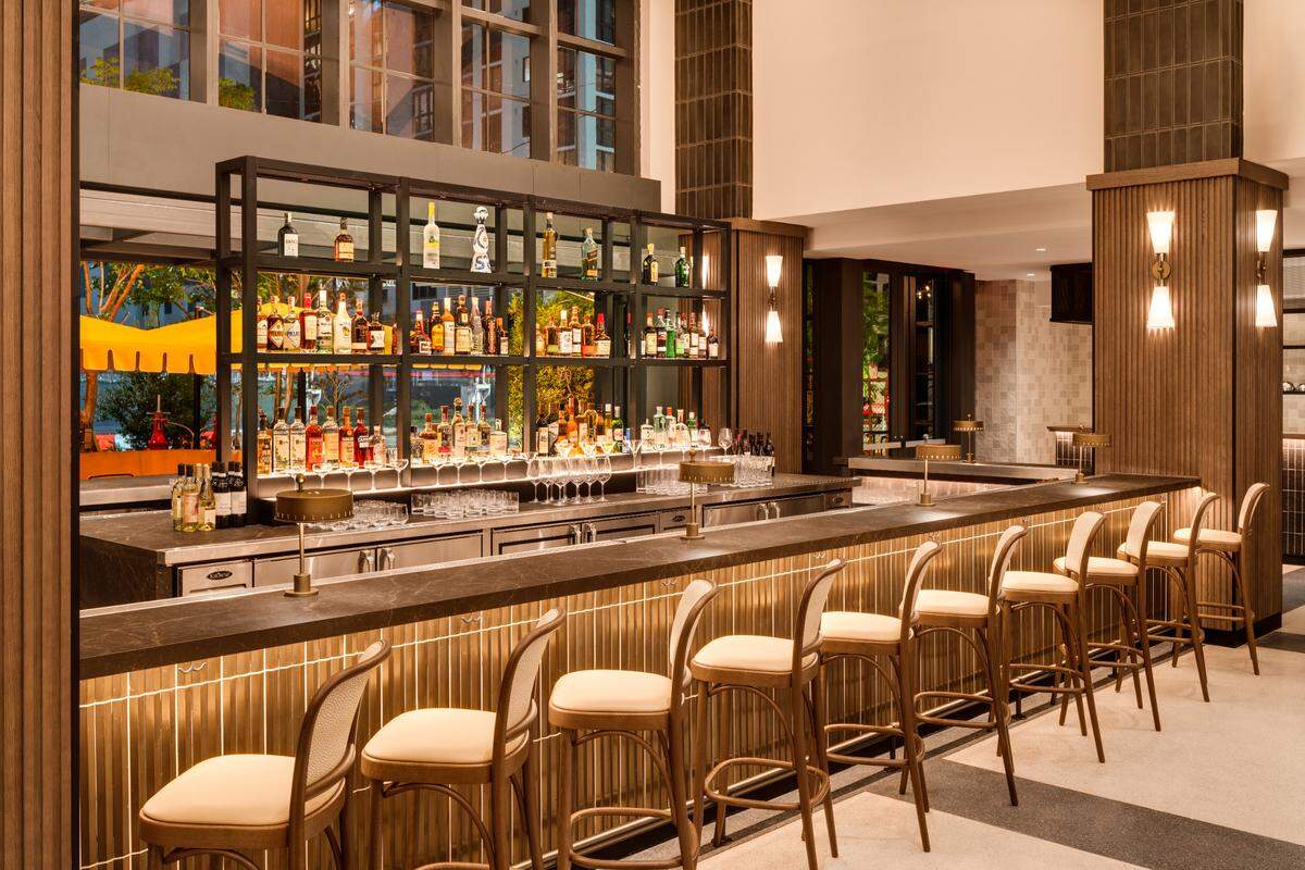 El bar de Casa Gianna en el Gale Miami Hotel & Residences.