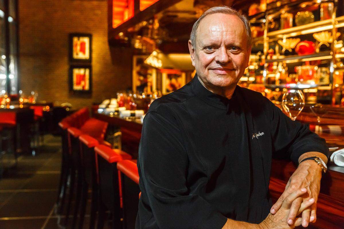 El chef Joël Robuchon recipiente de 32 estrellas Michellin, y quien falleció en 2018, fue el creador de este concepto.
