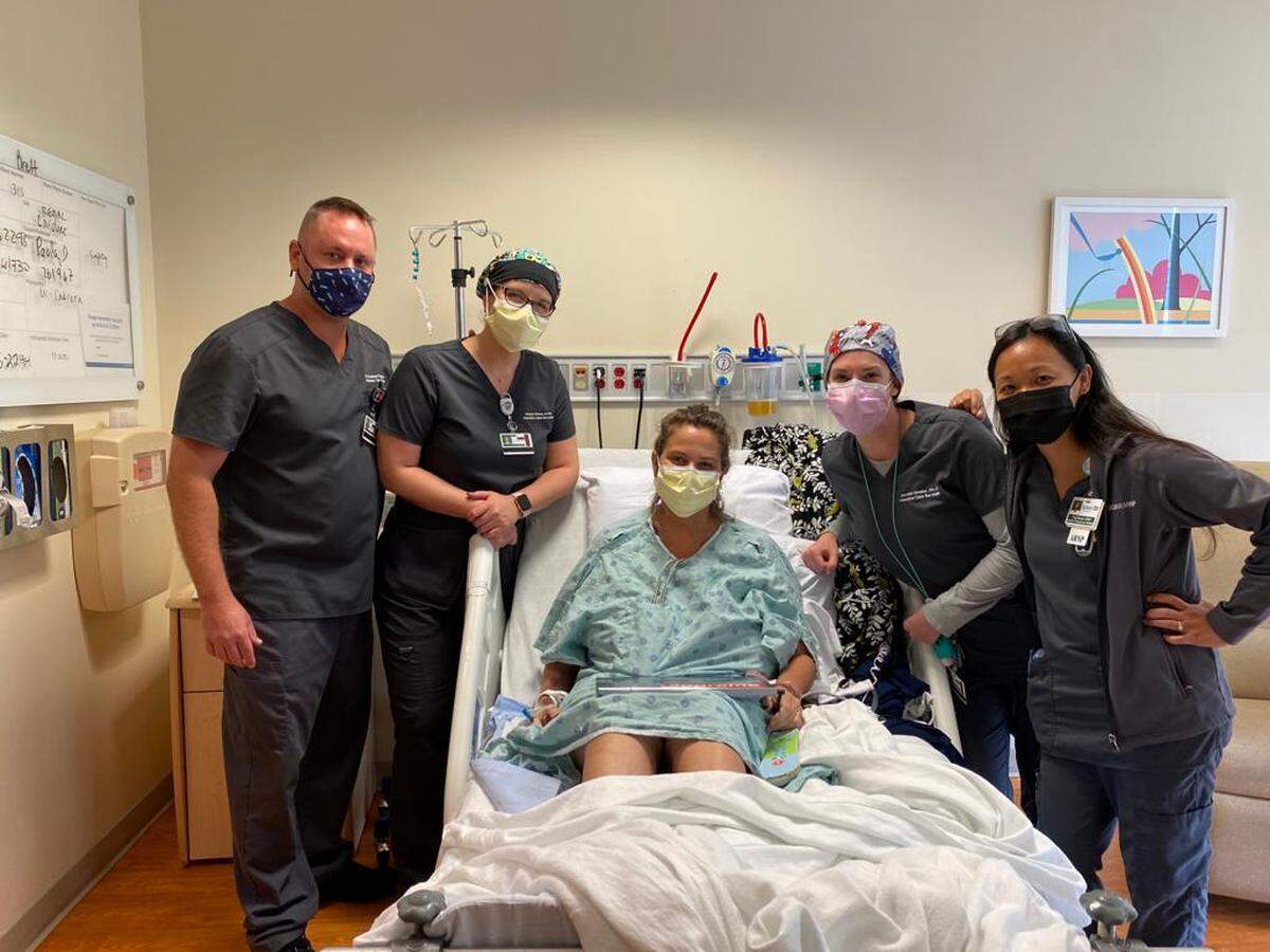 Aunque Brettlynn Wolff, maestra de 39 años, no había experimentado ninguno de los síntomas típicos del coronavirus, los médicos descubrirían más tarde que su infección con COVID-19 le había provocado miocarditis, una inflamación grave del corazón.