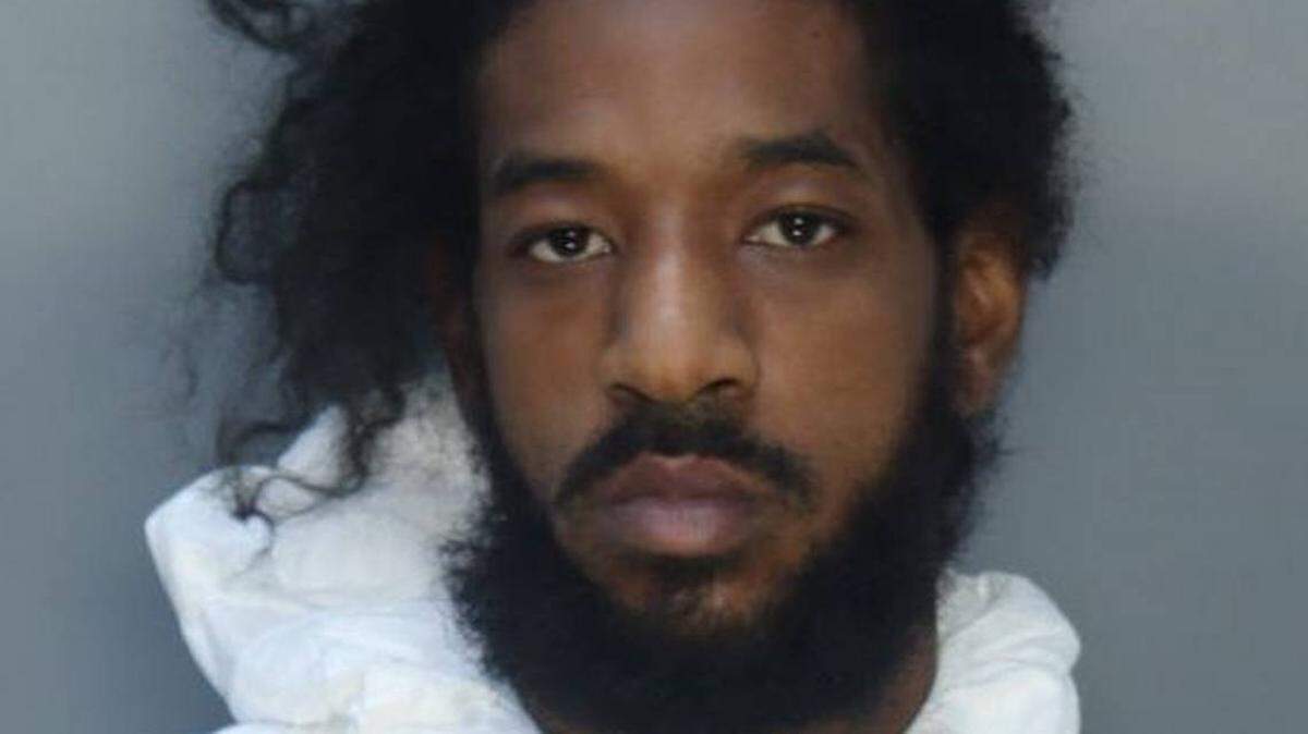 Steve Gallon IV, de 32 años, acusado de dispararle y herir a un agente de encubierto de la policía del Condado Miami-Dade esta semana.