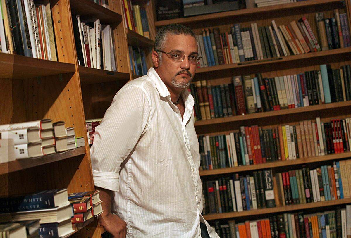 Enrique del Risco, leerá de ‘Turcos en la niebla’ (Alianza), una novela sobre fracasos colectivos y personales, ganadora del Premio Unicaja Fernando Quiñones.