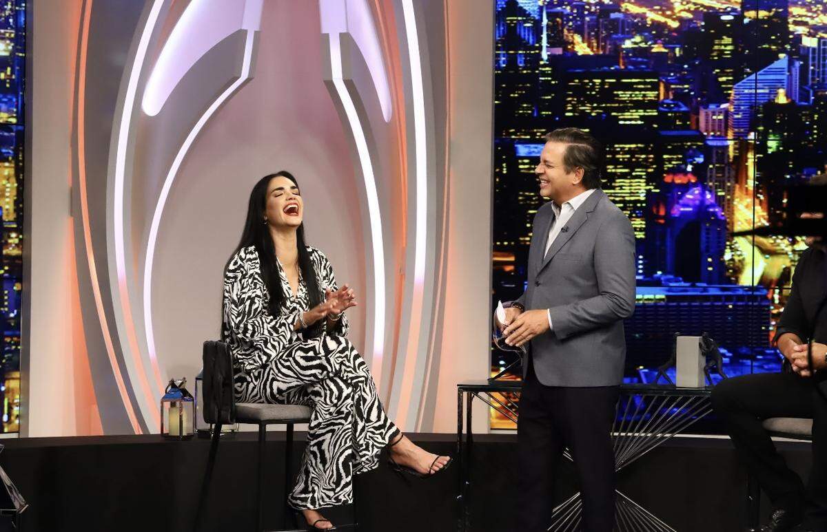 La actriz Scarlet Ortiz en el rpogramada de Daniel Sarcos.