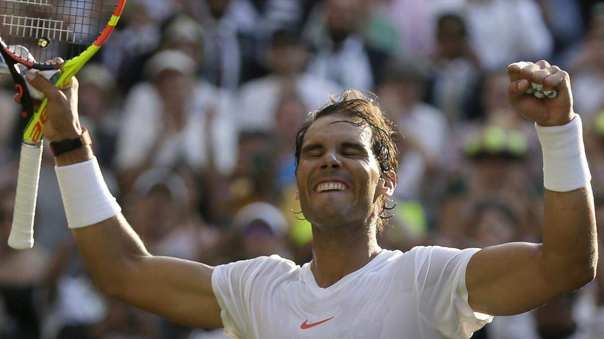 Rafael Nadal celebrates tras vencer al checo Jiri Vesely, el lunes 9 de julio de 2018 en Londres, Inglaterra.