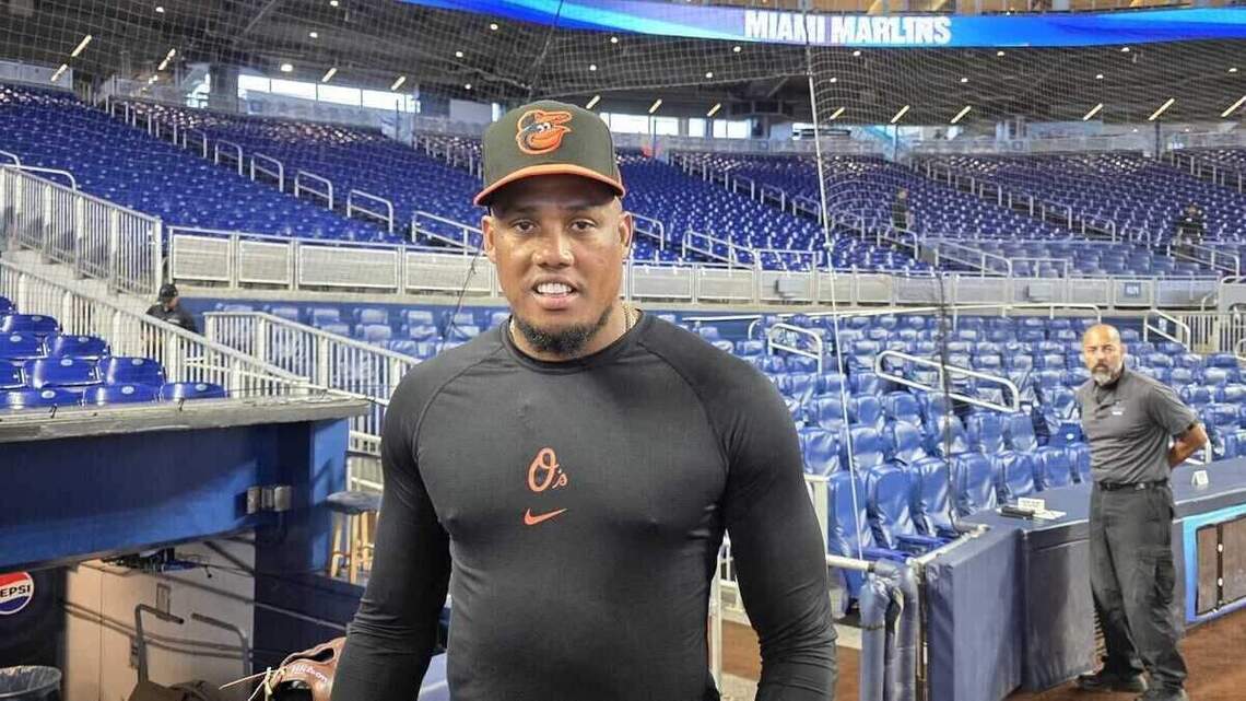 Yennier Cano asegura su futuro: Orioles blindan al relevista cubano con una extensión multianual