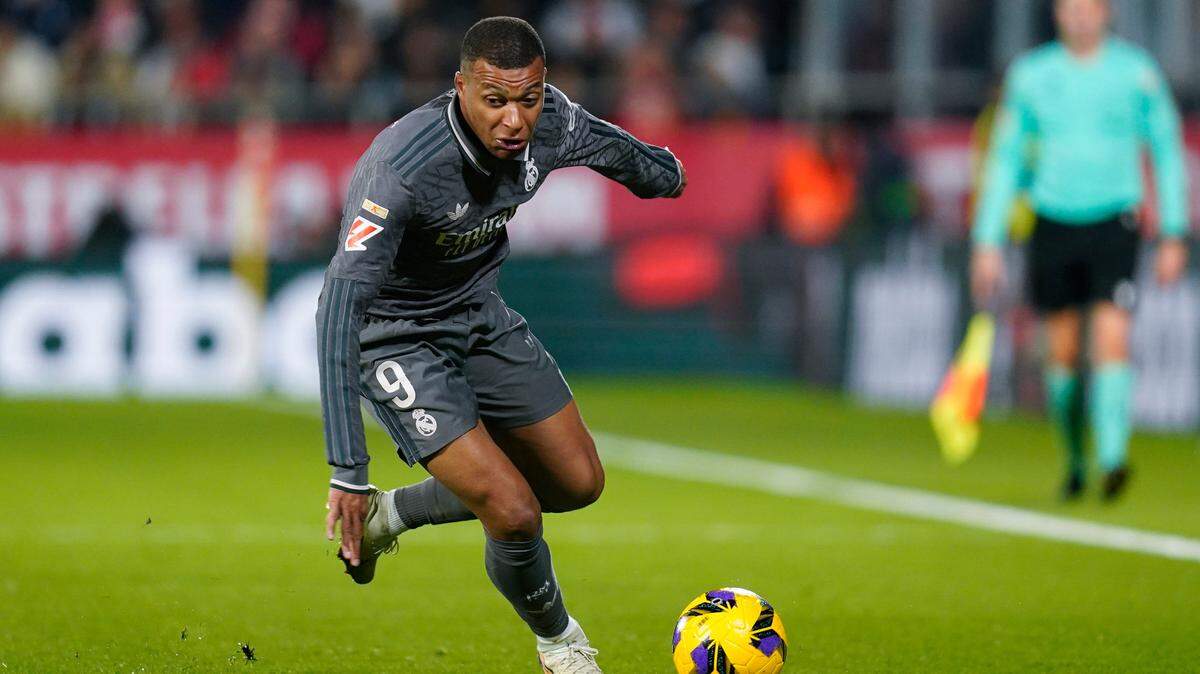 Gracias a sus dos estrellas, Jude Bellingham (autor de un gol y una asistencia) y Kylian Mbappé (otro tanto), el Real Madrid se llevó la victoria en su visita a Girona y se acerca al liderato, aprovechando el empate del Barcelona ante el Betis.