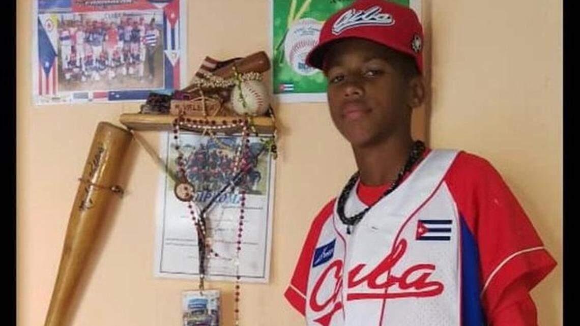 Maykol Valdivia Brown, un torpedero de La Habana quien fue el capitán del equipo nacional sub-15, decidió buscar un futuro en béisbol fuera de Cuba y acaba de llegar a la República Dominicana para comenzar sus entrenamientos.