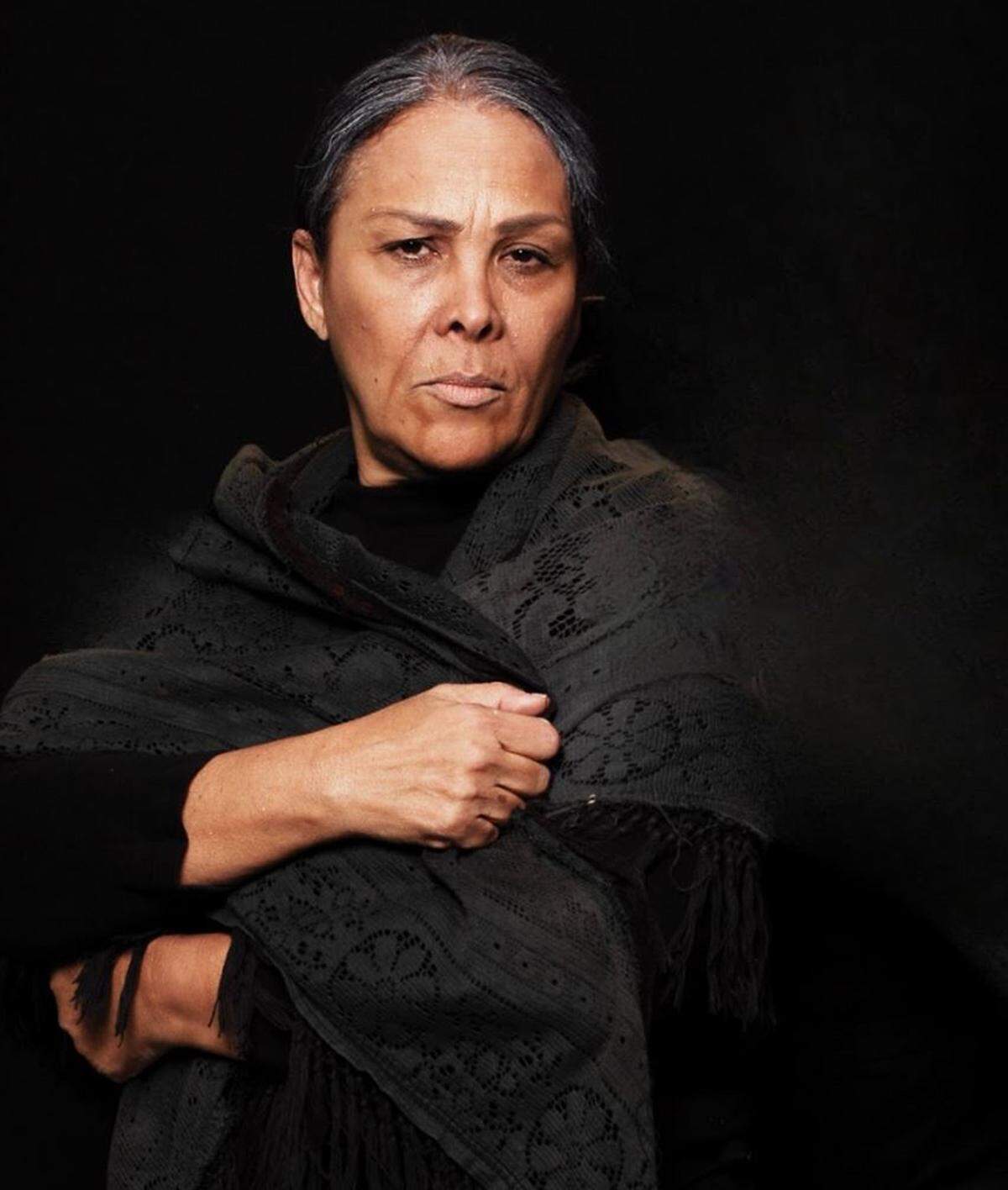 La actriz Alba Raquel Barros asume el papel de Bernarda Alba. 