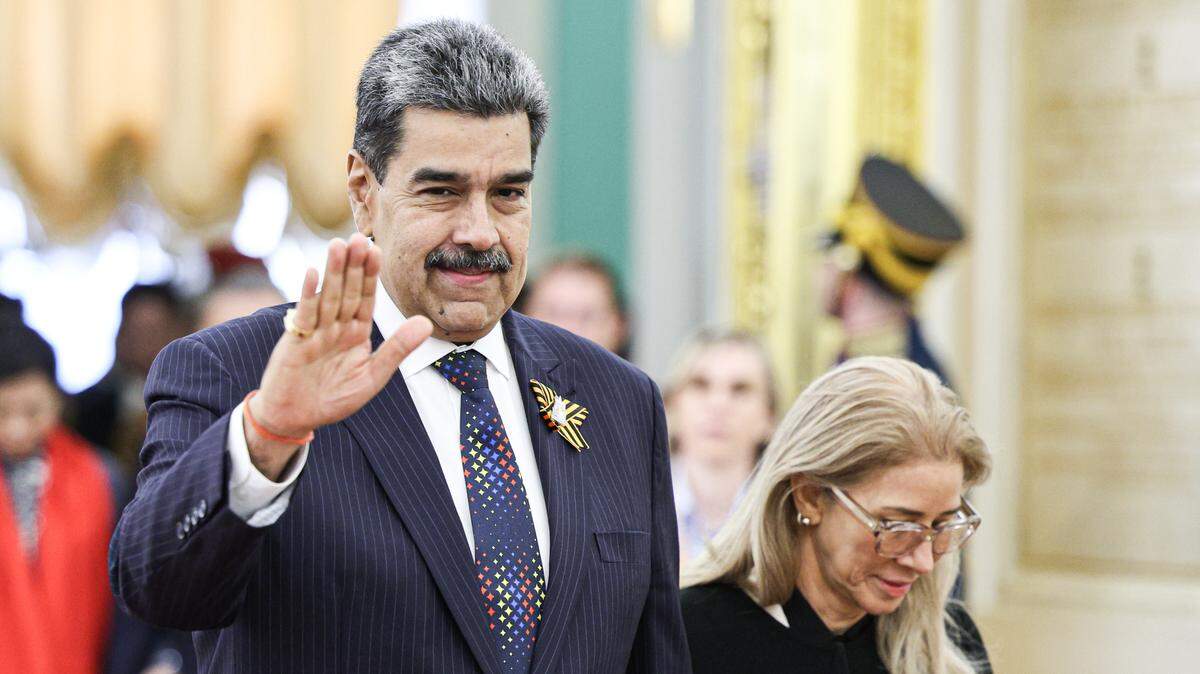 Foto de archivo del 9 de mayo de 2025 de la visita del gobernante venezolano Nicolás Maduro, y su esposa, Cilia Florida, a Moscú. Estados Unidos ha acusado a Maduro de liderar el grupo narcotraficante el Cartel de los Soles.