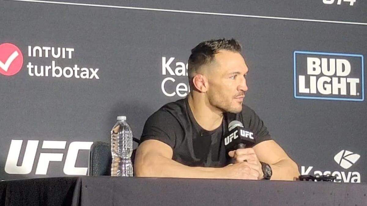 Michael Chandler habla con los periodistas el día de los medios de la UFC 314, el miércoles en Miami. 