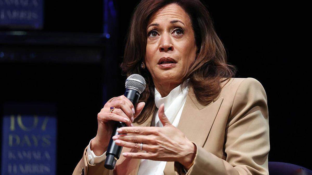 LOS ANGELES, CALIFORNIA - SEPTEMBER 29: Former Vice President Kamala Harris speaks at the Wiltern Theatre on September 29, 2025 in Los Angeles, California. Harris is in the midst of a 15-city book tour following the release of her new book 107 Days recounting her presidential campaign against President Donald Trump. (Photo by Mario Tama/Getty Images)