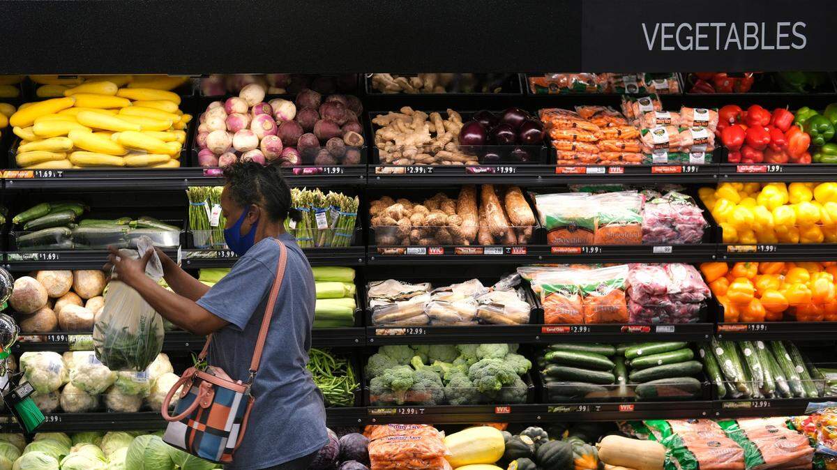 Foto de archivo. La confianza de los consumidores en la economía de Estados Unidos cayó en mayo a su nivel más bajo desde noviembre, en medio de preocupaciones por la evolución de la inflación, el empleo y las tasas de interés.