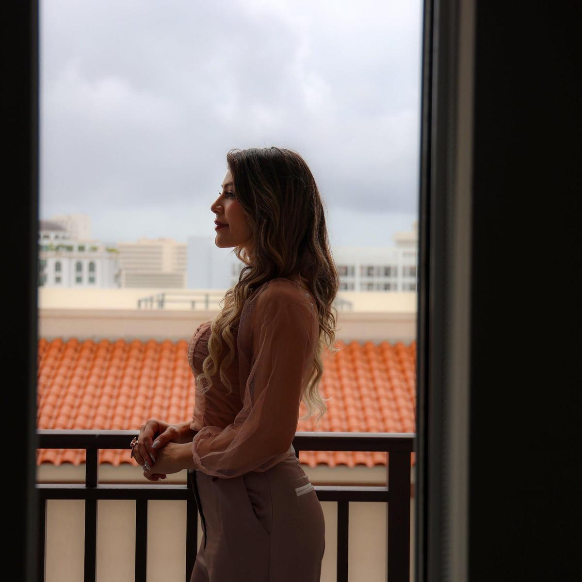 El lunes 10 de abril de 2023, la cantautora y cantante de ópera Dreya Starr es fotografiada durante una entrevista tras su debut musical con el lanzamiento de las baladas líricas pop “Tu Punto Final” y “End Of The Line” para el mercado bilingüe. Con una voz de registro alto y vibración y tono inusuales, Starr está lanzando sus primeras canciones con un concepto moderno del género pop fusionado con elementos de música clásica y elementos de voz líricos.