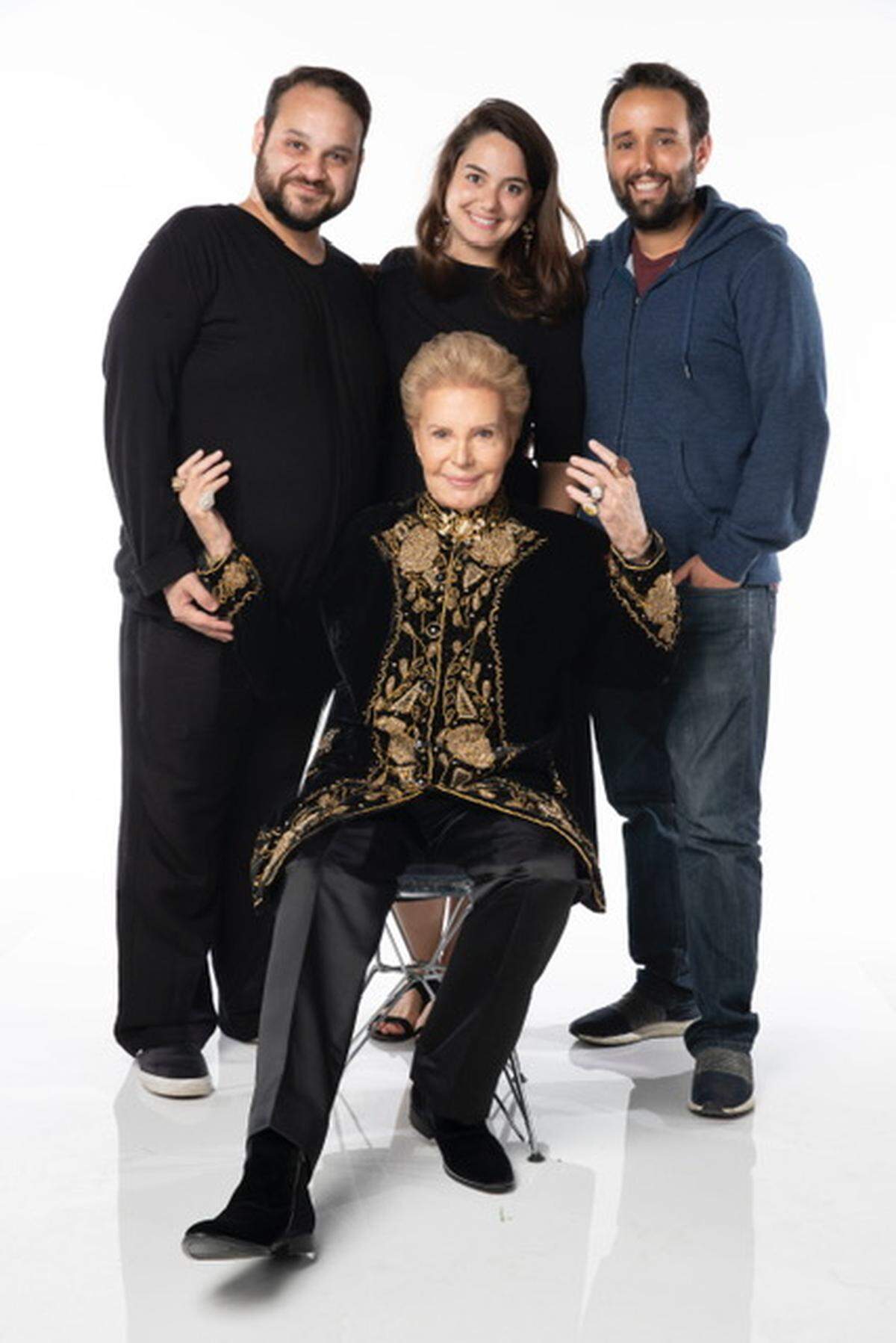 “Mucho Mucho Amor: The Legend of Walter Mercado”, dirigido por Kareem Tabsch y Cristina Costantini, se proyecta gratuitamente el domingo 6 de marzo, a las 7:30 p.m., en el SoundScape Park.