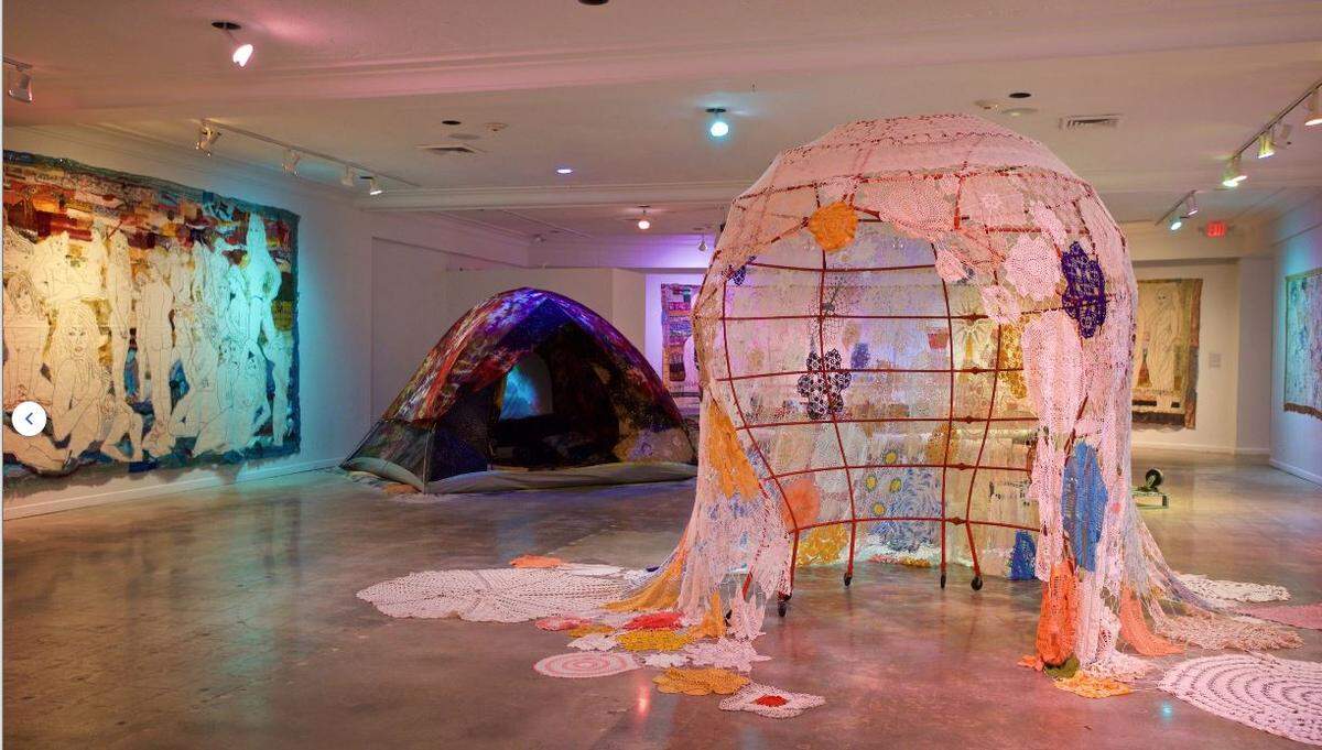 El Centro de Arte y Cultura de Hollywood invita a todos a un recorrido artístico con la curadora de exposiciones, Meaghan Kent.