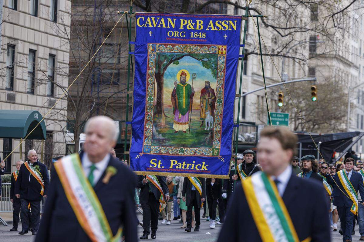 El Día de San Patricio se celebra anualmente el 17 de marzo para conmemorar a San Patricio, patrón de Irlanda.