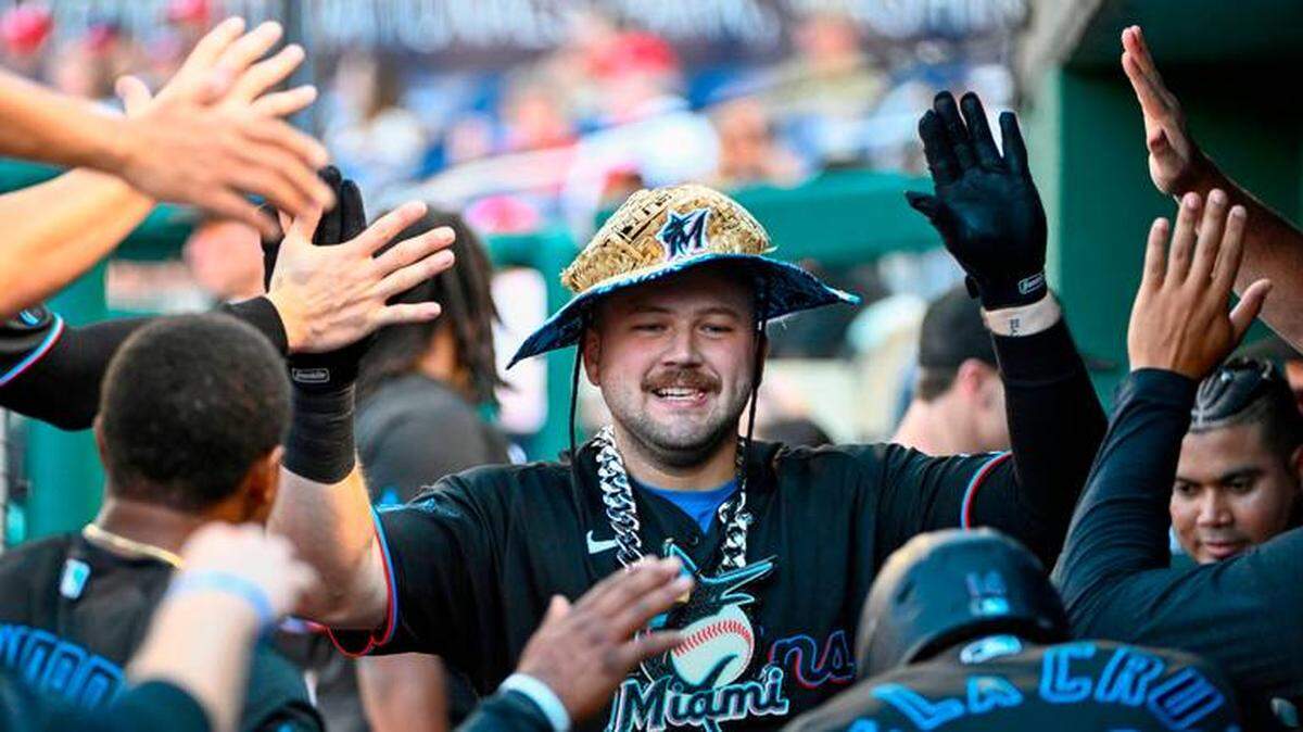 Jake Burger despacha par de jonrones para que los Marlins de Miami superen de 11-5 a los Nacionales en Washington y mantuvieran en alto sus esperanzas de clasificar con uno de los comodines de la Liga Nacional.