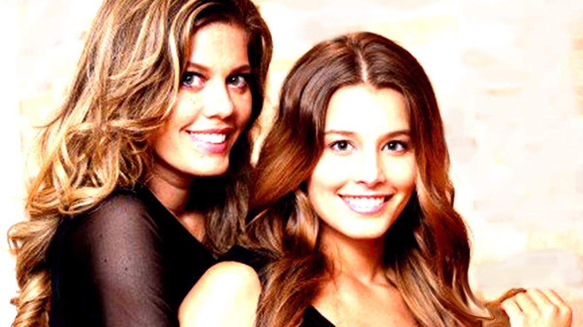 Lorna Cepeda y Daniela Paz