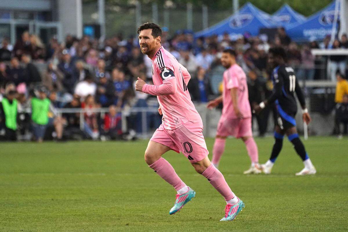 El astro del Inter Miami Lionel Messi corre durante una jugada ante los Earthquakes, en el partido de la MLS celebrado el 14 de mayo de 2025 en San José, California.