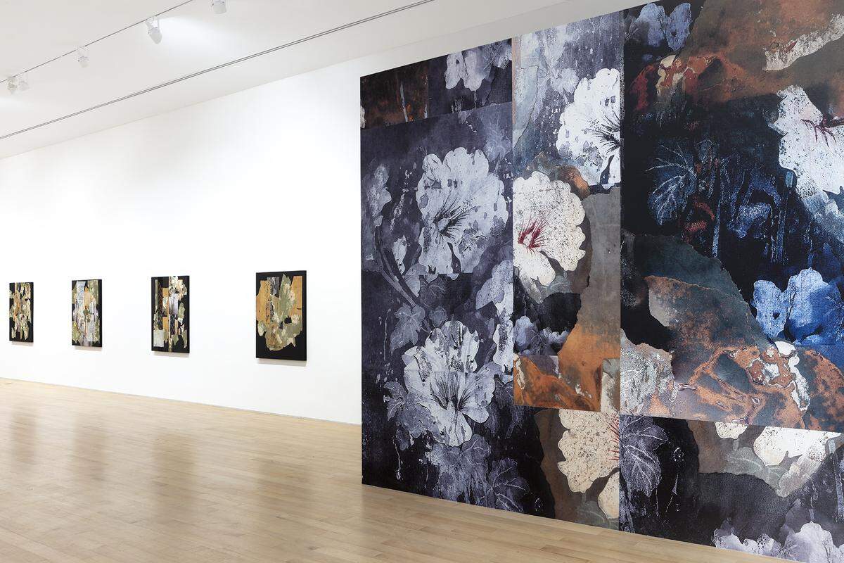 Exhibición en sala de obras de María Martínez-Cañas en The Bass Museum.