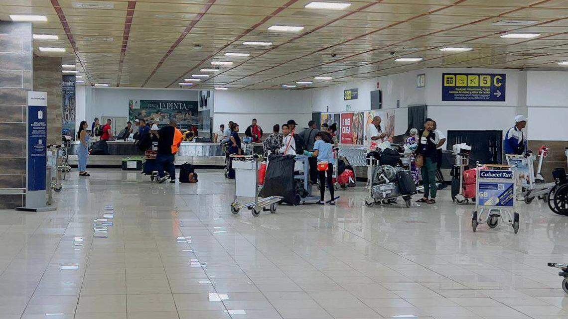 Ante crisis, aeropuerto de Cuba lanza oferta para cubanos con negocios que quieran ‘despegar’