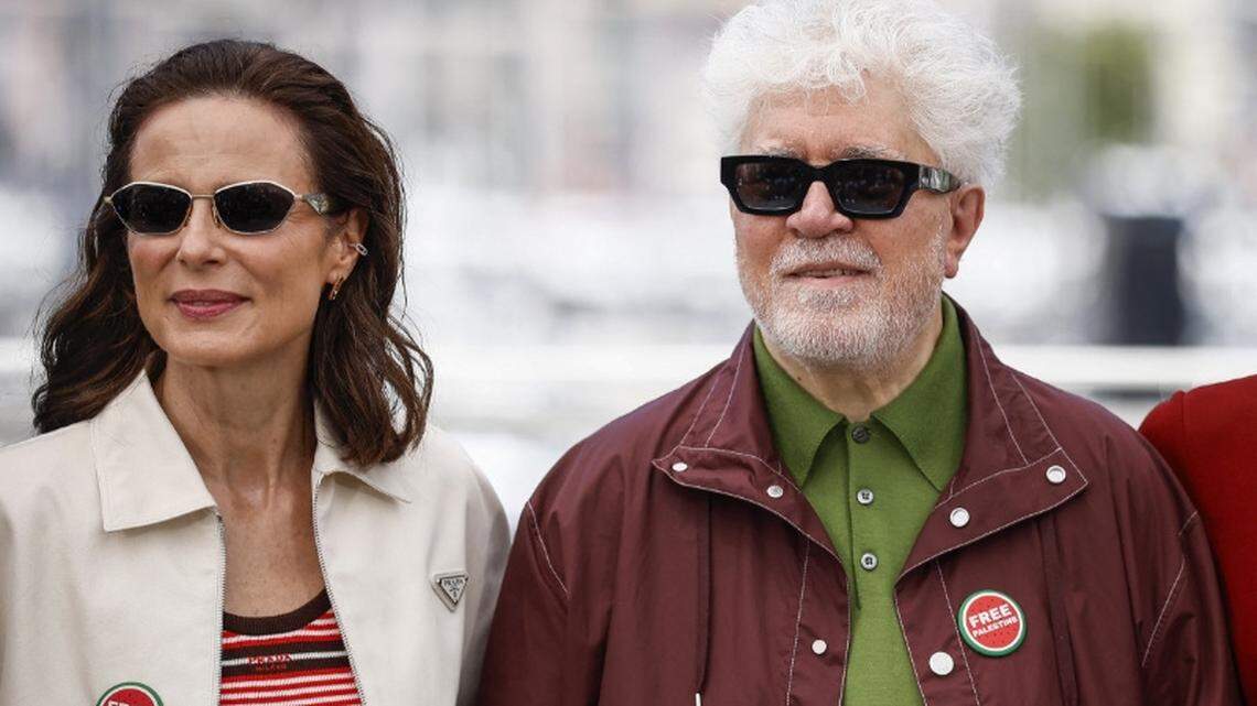 Almodóvar dice que los artistas deben alzar la voz contra “monstruos” como Trump