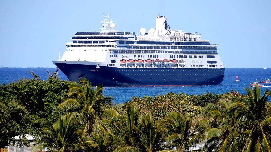 Cruises will remain banned, CDC says, as industry pressure to restart heats up
