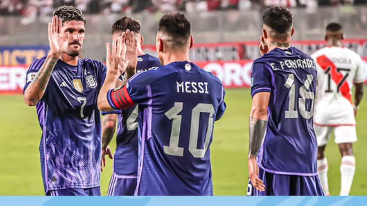 Con dos goles de Lionel Messi, Argentina derrotó 2-0 a Perú en las eliminatorias mundialistas, el martes 17 de octubre de 2023 en el Estadio Nacional de Lima.