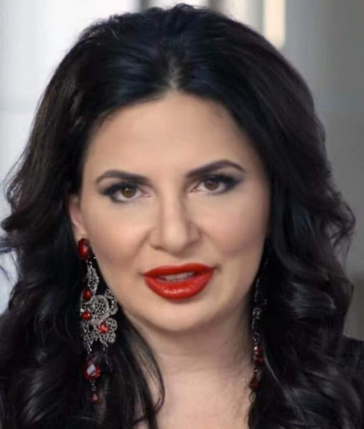 Ruja Ignatova, una emigrante búlgara que fundó OneCoin y que alguna vez fue conocida como la “Reina de las Criptomonedas”, figura en la lista de los 10 criminales más buscados por el FBI.