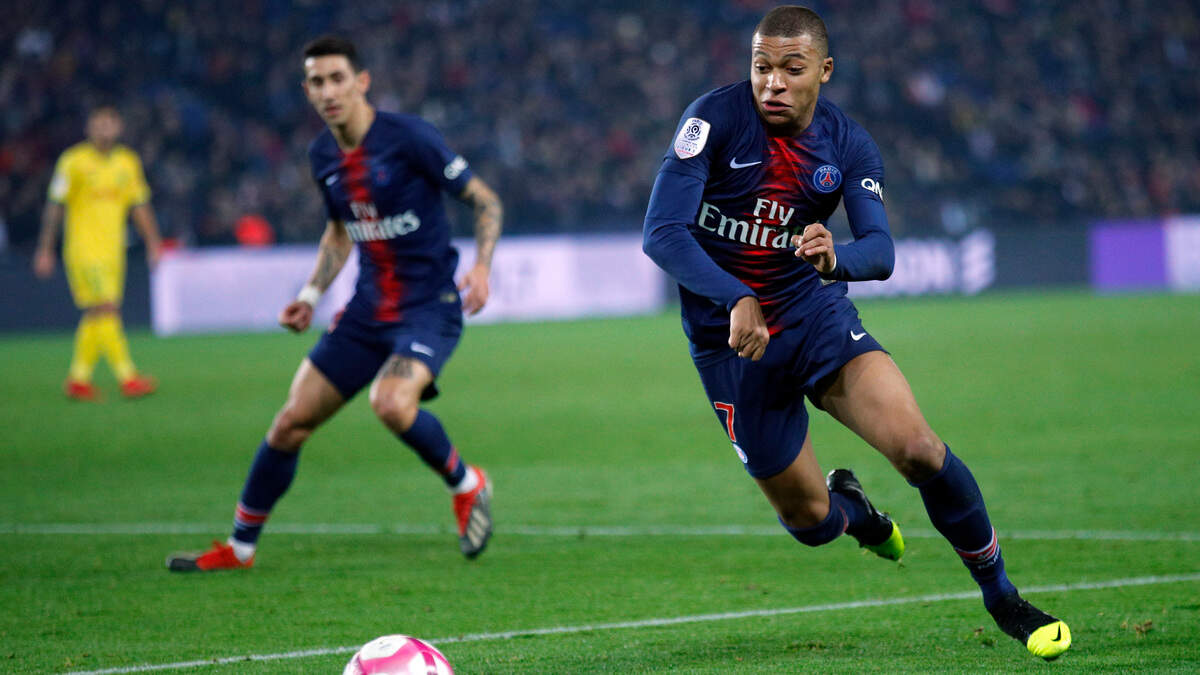 El delantero del Paris Saint-Germain (PSG) Kylian Mbappé fue elegido Mejor Jugador francés del Año por la revista “France Football”, que también organiza el Balón de Oro, por delante del defensa del Real Madrid Raphael Varane y del delantero del Atlético de Madrid Antoine Griezmann.