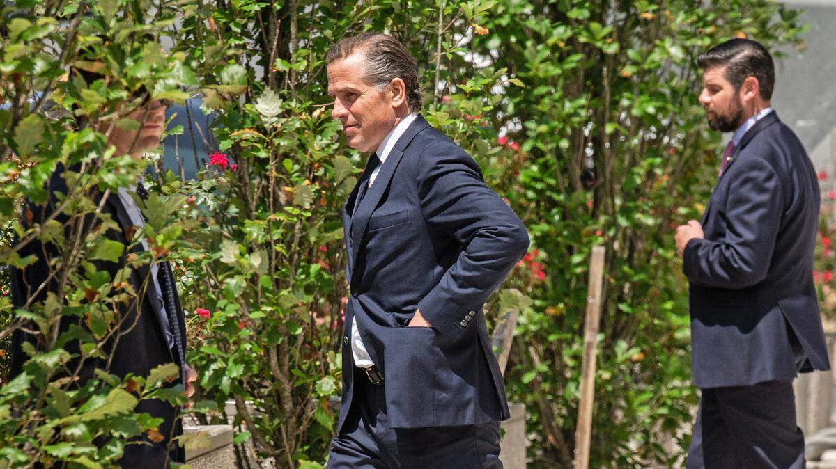 Hunter Biden abandona el Edificio Federal J. Caleb Boggs en Wilmington, Delaware, después de la audiencia sobre su caso fiscal penal, el miércoles 26 de julio de 2023.